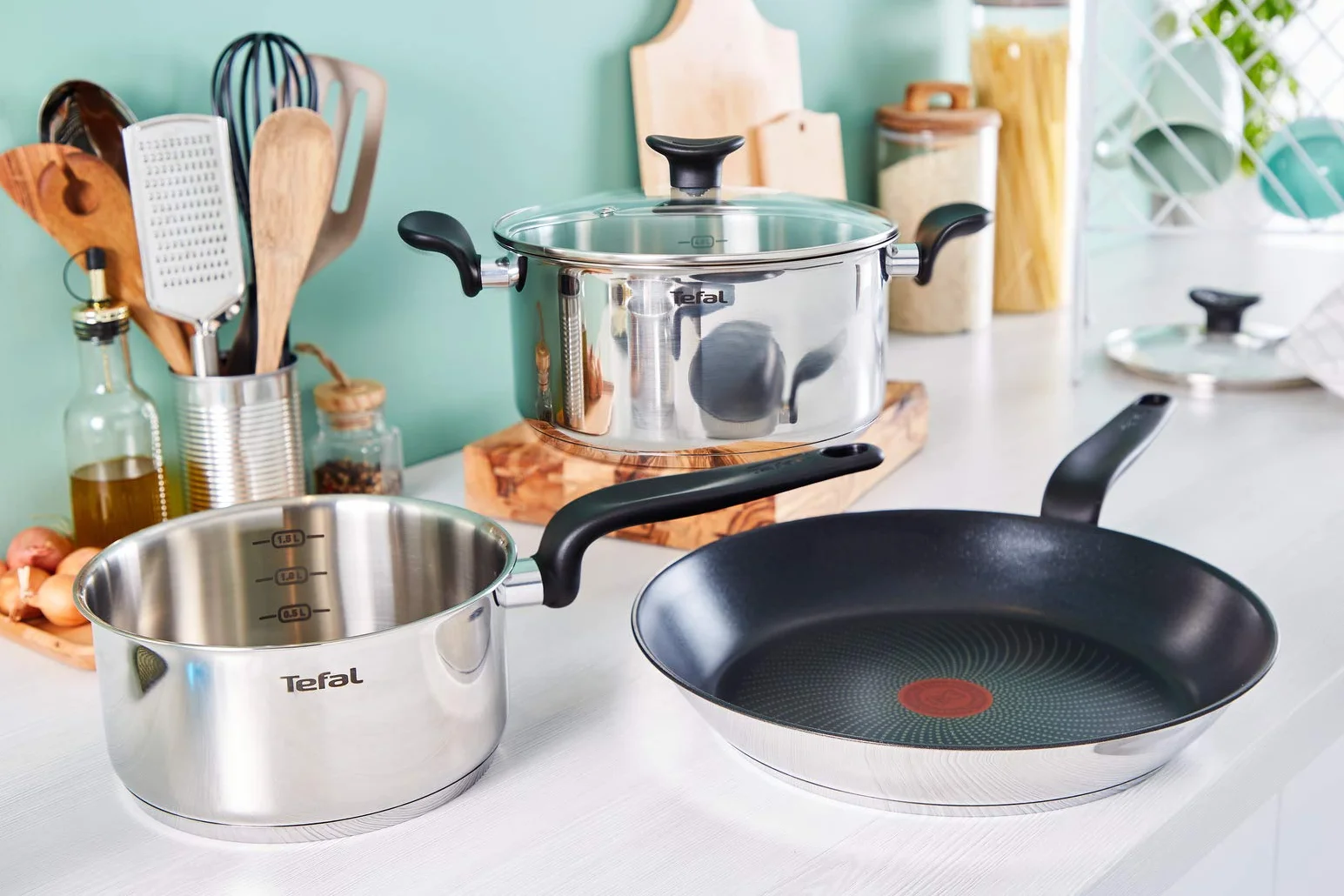 Tefal Faitout 24 cm (5 L) + couvercle verre, Induction, Acier inoxydable haute qualité, Garantie 10 ans, Livre recette, Primary E3084604