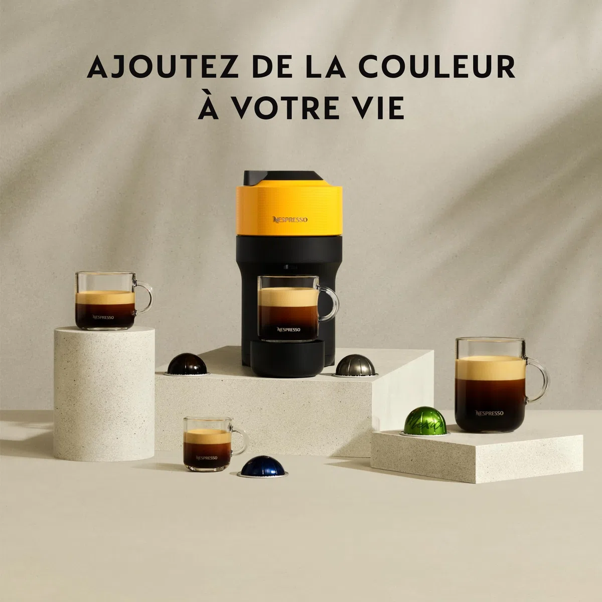 Nespresso De'Longhi Machine à Café Vertuo POP Noir, Capsules café Vertuo seulement, Technologie Centrifusion, 5 Tailles de Tasses + Kit de Bienvenue, Design Compact, Arrêt Automatique, ENV90.B