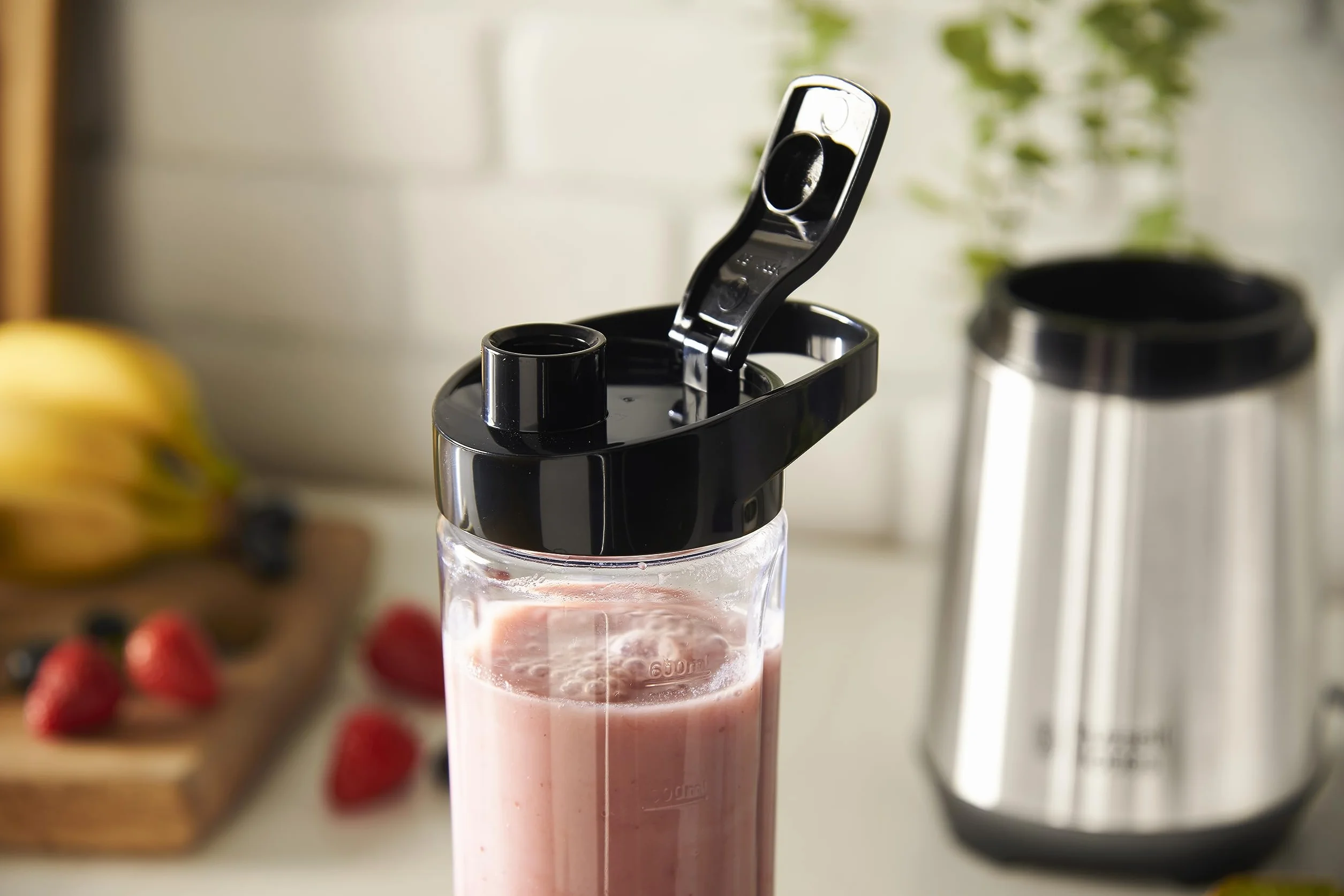 Russell Hobbs Blender [Portable, Compact, Léger] Mixeur (Puissant, 1 gourde portable 600ml + couvercle inclus sans BPA, Smoothie, Shaker protéine, lames en acier inox, lave-vaisselle) 23472-56