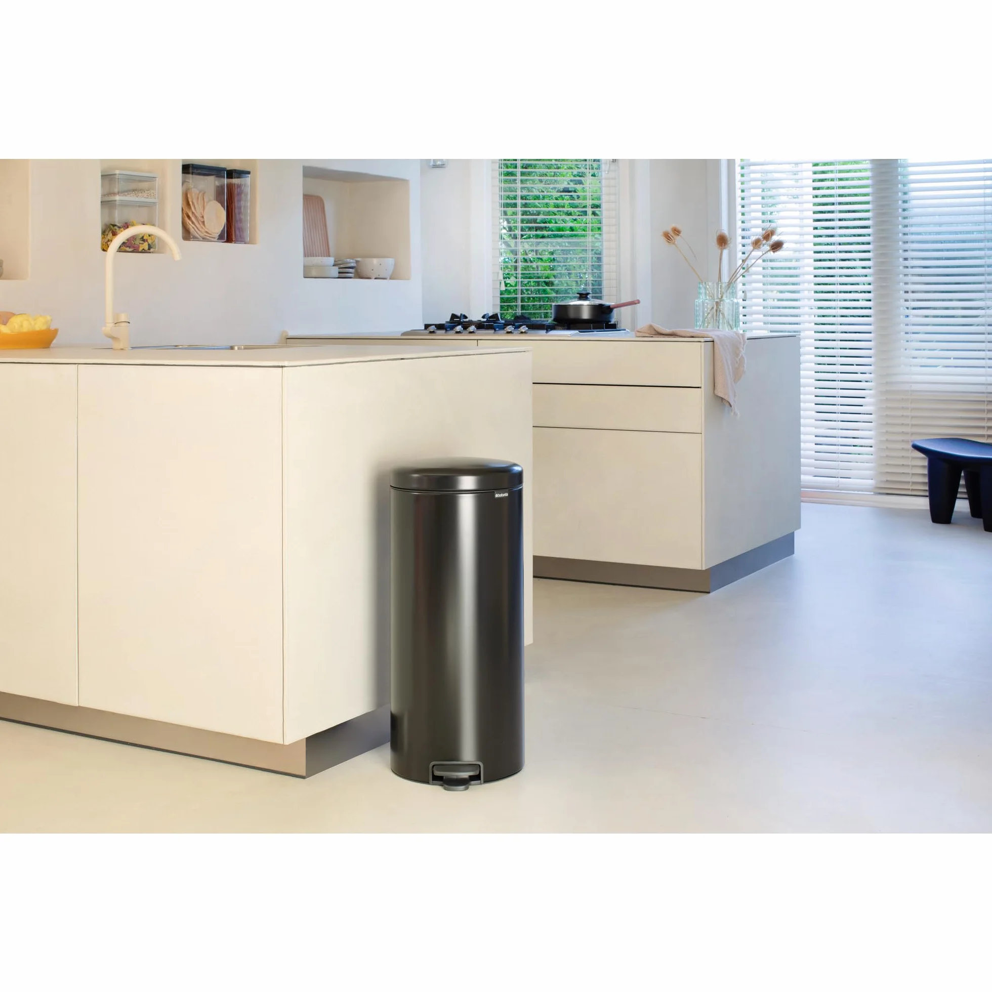 Brabantia Poubelle à Pédale Newicon 30L Noir Mat