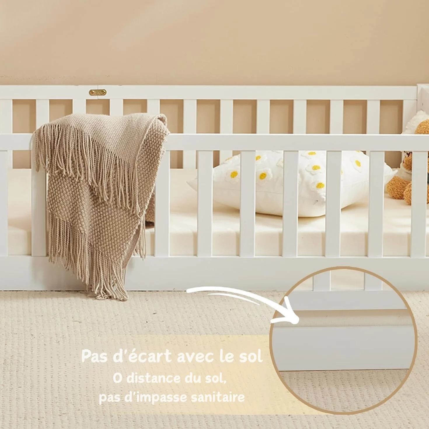 LALAHO Montessori Lit d'enfant Lit au Sol 90x190 cm - Bois Massif avec Porte et Barrière Sécurisée - 12 Lattes Renforcées, Garde-Corps Intégré - pour Enfants (Blanc)