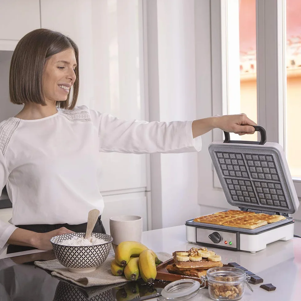 Cecotec Moule électrique Fun Gofrestone 4Inox 1200 W en acier inoxydable, 4 gaufres à la fois, revêtement antiadhésif Rockstone, température réglable