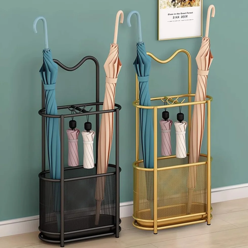 Porte-parapluie en métal doré support autoportant avec crochets et plateau d'égouttement