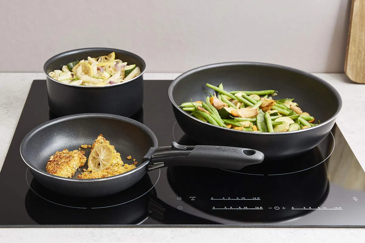 Sitram - 712757 Lot de 3 poêles Sitramovible en aluminium pressé Ø20/24/28cm, revêtement anti-adhérent, poignée amovible - Tous feux dont induction, Noir,argent