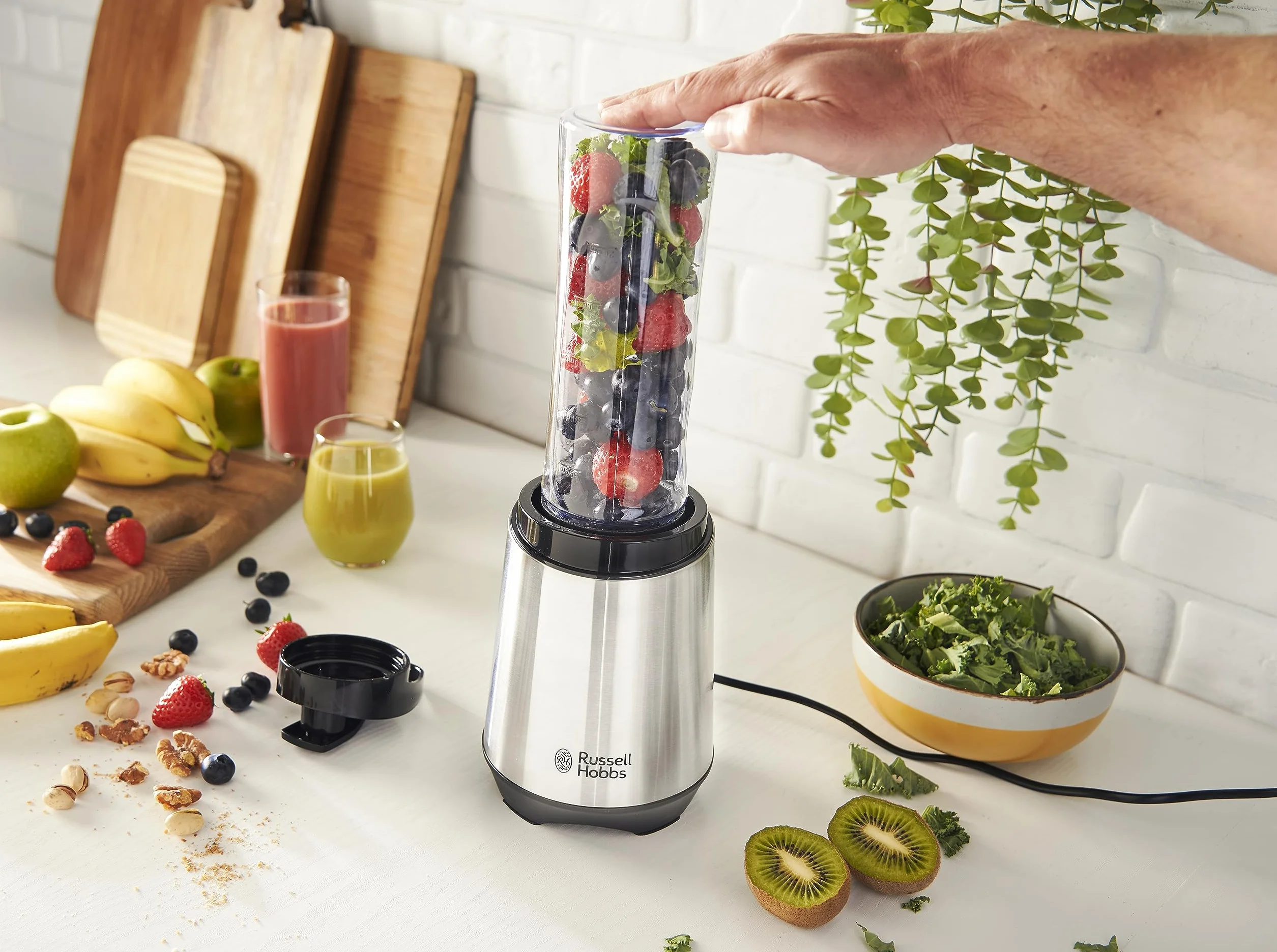 Russell Hobbs Blender [Portable, Compact, Léger] Mixeur (Puissant, 1 gourde portable 600ml + couvercle inclus sans BPA, Smoothie, Shaker protéine, lames en acier inox, lave-vaisselle) 23472-56