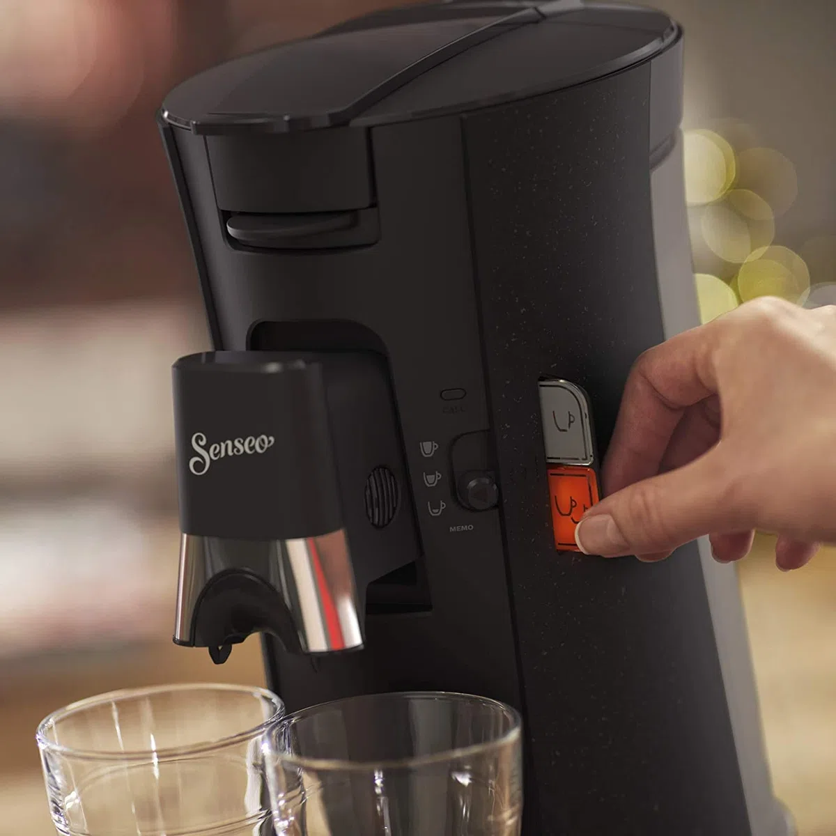 Philips Domestic Appliances Senseo Select Eco Machine à dosettes à café – Choix de la force du café Plus Fonction Memo en plastique recyclé, 1450 W, Noir/Moucheté (CSA240/20)
